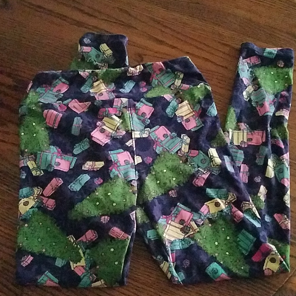 Lularoe OS Christmas Leggings